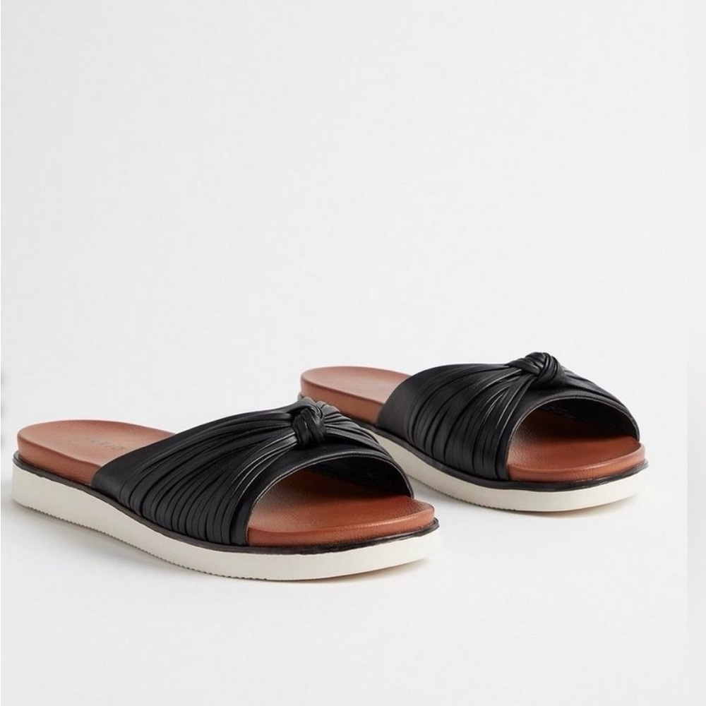 Torrid twist knot slide 7.5WW
